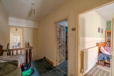 8 Cwmavon Road-3.jpg