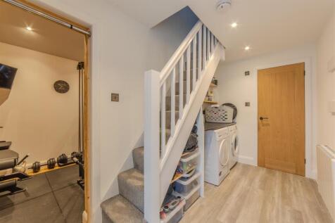 8 Station Road-26.jpg