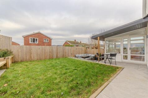 8 Station Road-40.jpg