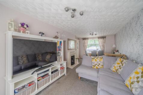 44 Lea Close-9.jpg
