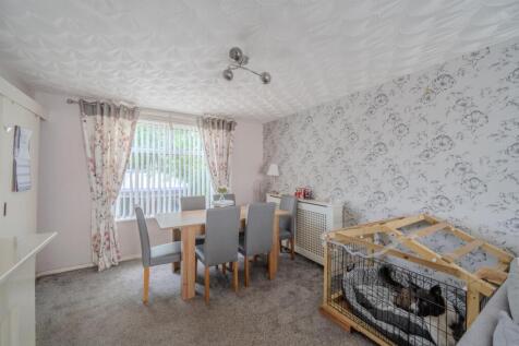 44 Lea Close-10.jpg