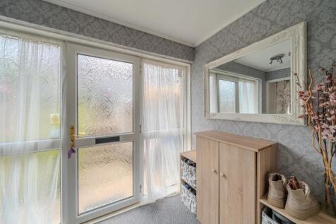 44 Lea Close-8.jpg