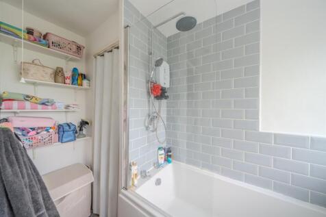 44 Lea Close-3.jpg