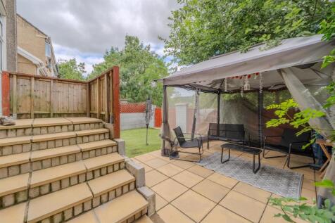 44 Lea Close-18.jpg