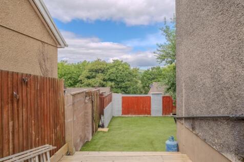 44 Lea Close-16.jpg