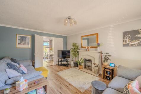 103 Daffodil Court-9.jpg