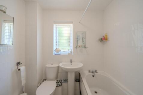 103 Daffodil Court-7.jpg