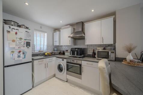 12 Skye Grove-10.jpg