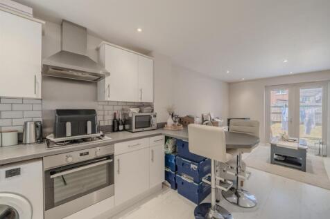 12 Skye Grove-7.jpg