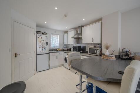 12 Skye Grove-9.jpg