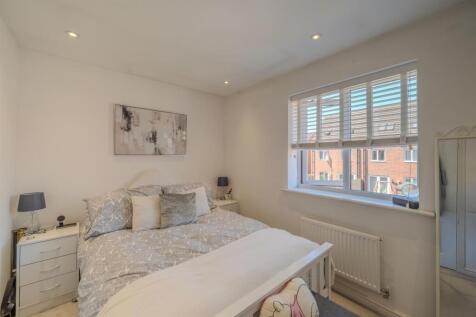 12 Skye Grove-6.jpg