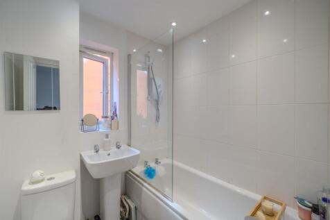 12 Skye Grove-2.jpg