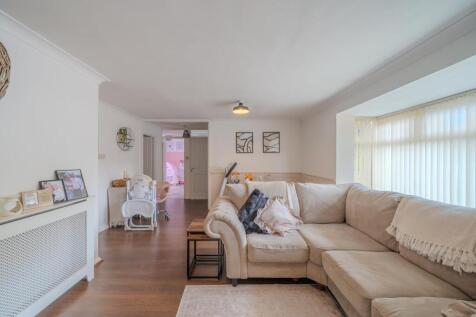 51 Ledbrooke Close-6.jpg