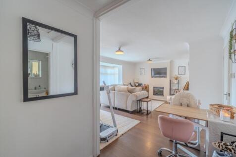 51 Ledbrooke Close-7.jpg