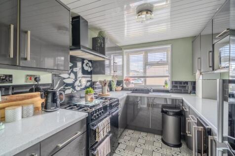 51 Ledbrooke Close-10.jpg