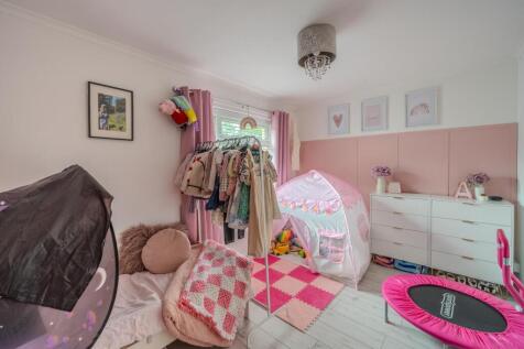 51 Ledbrooke Close-3.jpg