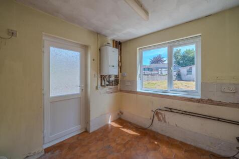 36 St Cadocs Road-11.jpg