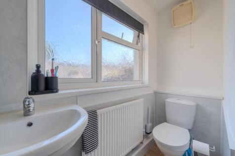 2 Cwm Cottage Road-16.jpg