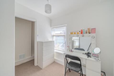 2 Cwm Cottage Road-6.jpg