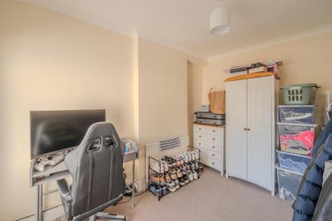 2 Cwm Cottage Road-3.jpg