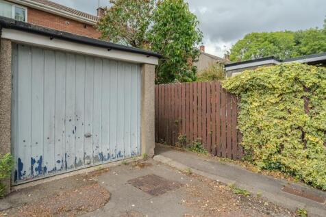 6 Canberra Close-21.jpg