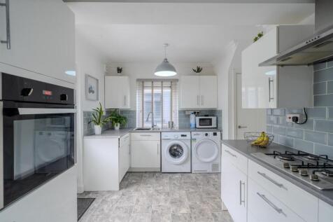74 Capel Newydd Ave-12.jpg