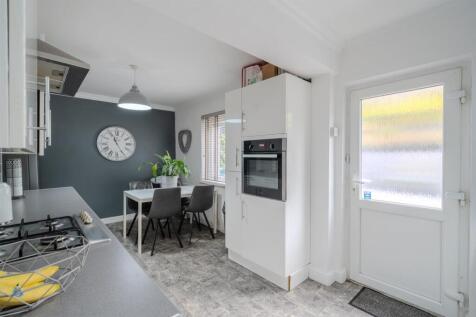 74 Capel Newydd Ave-14.jpg