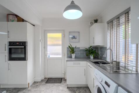74 Capel Newydd Ave-15.jpg
