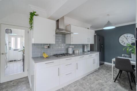 74 Capel Newydd Ave-16.jpg