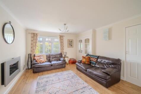 21 Pine Tree Road-10.jpg