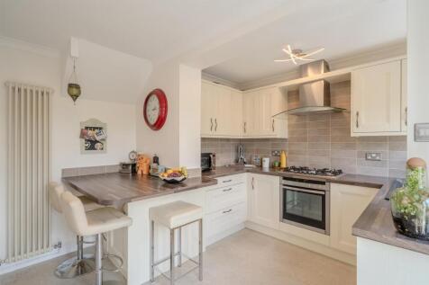 21 Pine Tree Road-14.jpg