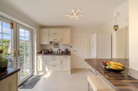 21 Pine Tree Road-16.jpg