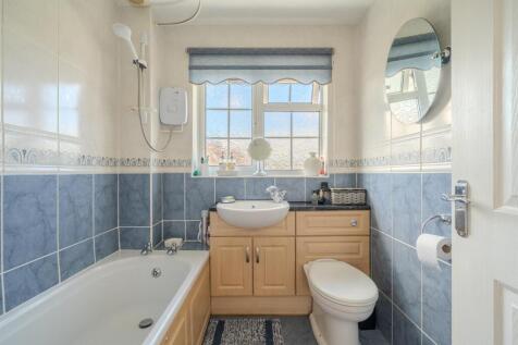 21 Pine Tree Road-5.jpg