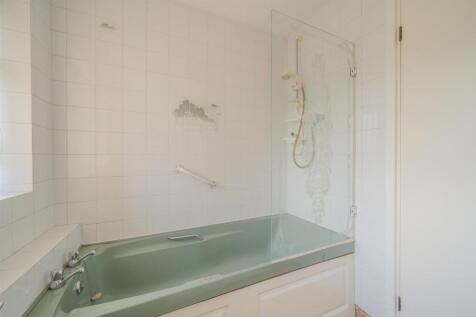 5 Harlech Close-7.jpg