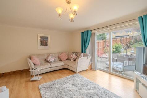 5 Ty Pwca Place-14.jpg