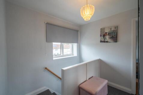 5 Ty Pwca Place-5.jpg