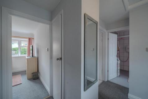 5 Ty Pwca Place-6.jpg
