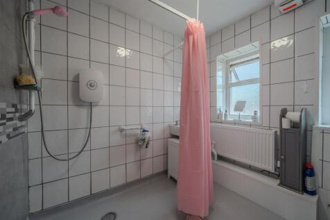 5 Ty Pwca Place-7.jpg