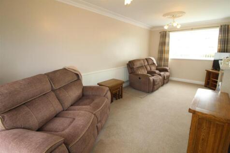 Lounge 3.jpg