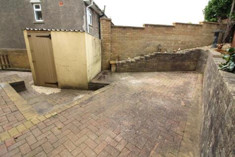 Rear Patio 2.jpg