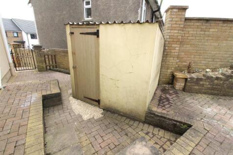 Rear Patio 3.jpg