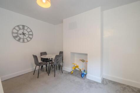 173 Manor Road-12.jpg