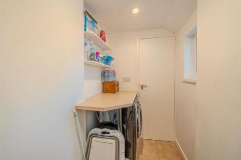 173 Manor Road-13.jpg
