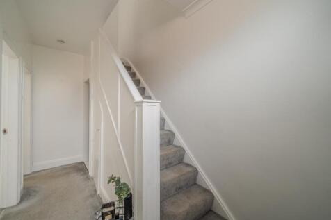 173 Manor Road-6.jpg