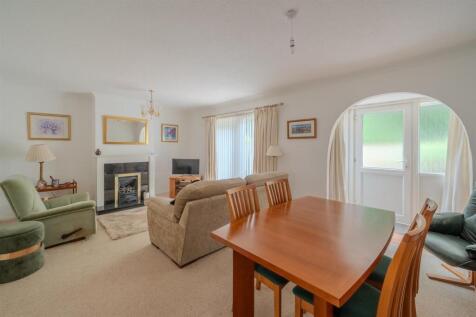 48 Glaslyn Court-13.jpg