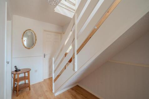 48 Glaslyn Court-7.jpg