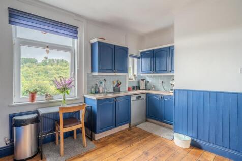 2 Woodview Terrace-9.jpg
