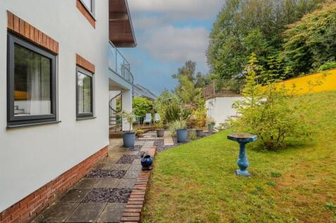 19 Oaks Court-18.jpg