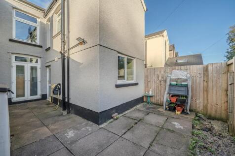 18 Lewis Terrace Externals-2.jpg