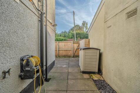 18 Lewis Terrace Externals-3.jpg